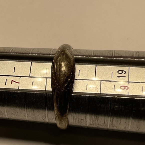 Sterling Silver Ring Size 8 Navajo Design 925 - Picture 4 of 7